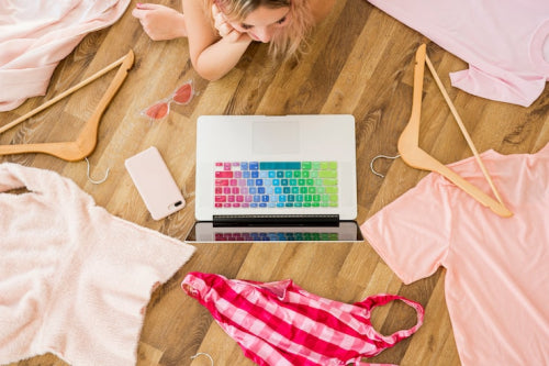 How Color and Print Options Influence Bra Shopping Online