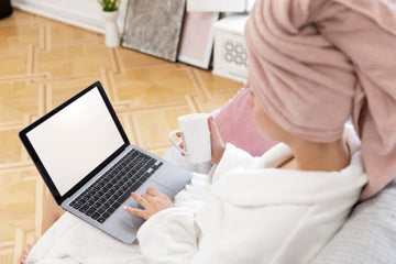Feeds Highlight Lounge Wear for Daily Comfort