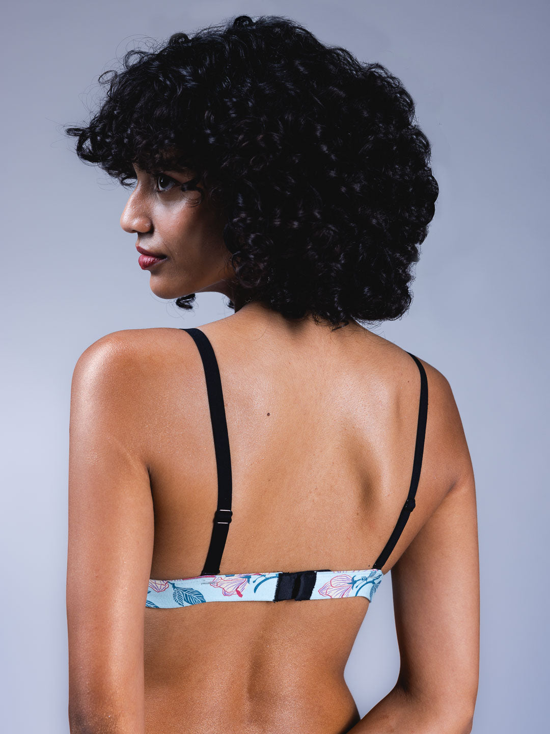 Women Adjustable Triangle Bra Spring Back Close Up